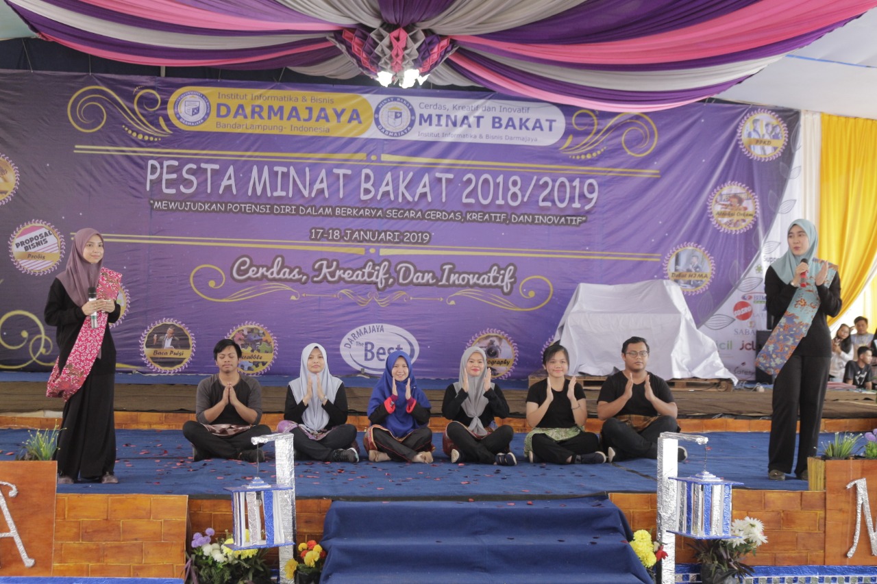 Pesta Minat Bakat IIB Darmajaya Dibuka, Delapan Mahasiswa/i Asal Malaysia Menari dan Bernyanyi Pesta Minat Bakat IIB Darmajaya Dibuka, Delapan Mahasiswa/i Asal Malaysia Menari dan Bernyanyi