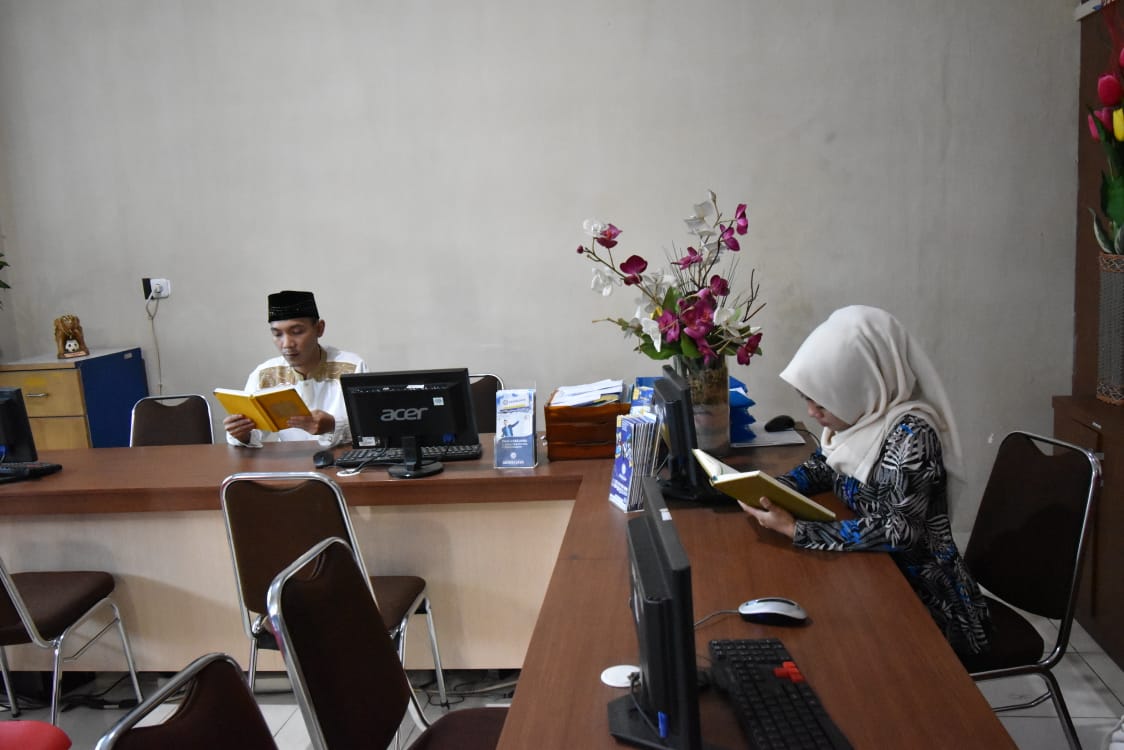 One Day One Juz, Aktivitas Dosen dan Karyawan Darmajaya Selama Ramadan One Day One Juz, Aktivitas Dosen dan Karyawan Darmajaya Selama Ramadan