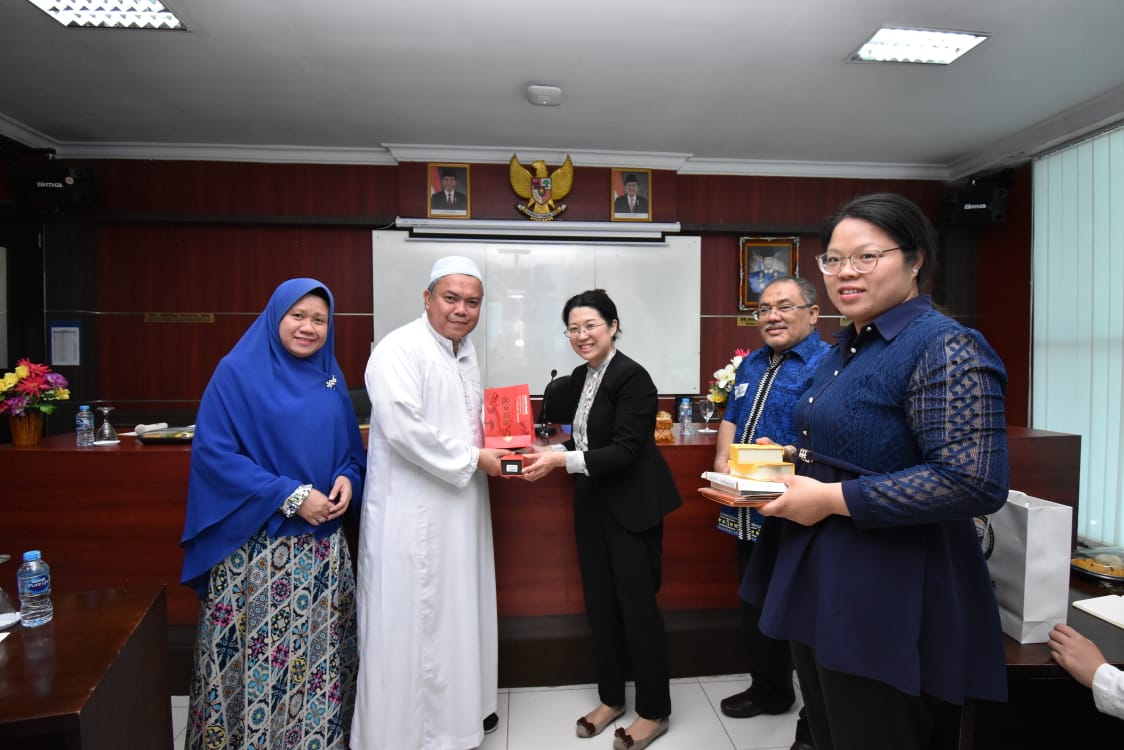 IIB Darmajaya Sambut Delegasi NTVU Tiongkok IIB Darmajaya Sambut Delegasi NTVU Tiongkok