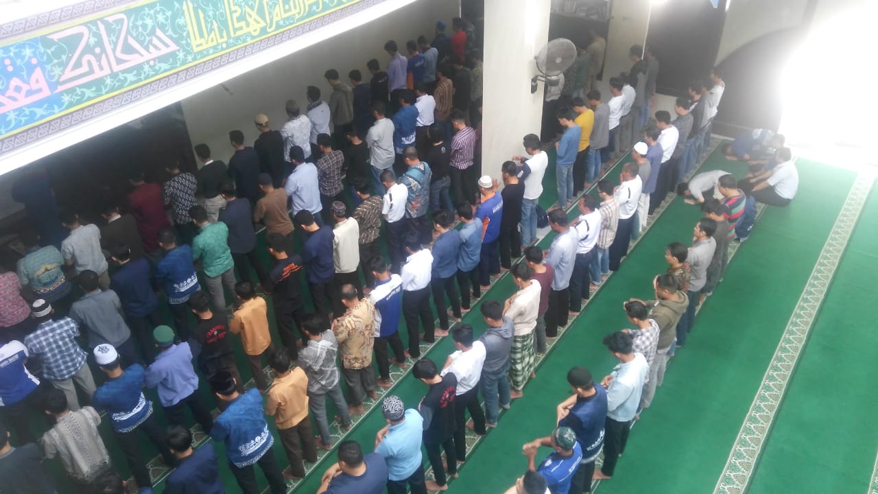Sivitas Akademika IIB Darmajaya Shalat Gaib Berpulangnya BJ Habibie Sivitas Akademika IIB Darmajaya Shalat Gaib Berpulangnya BJ Habibie