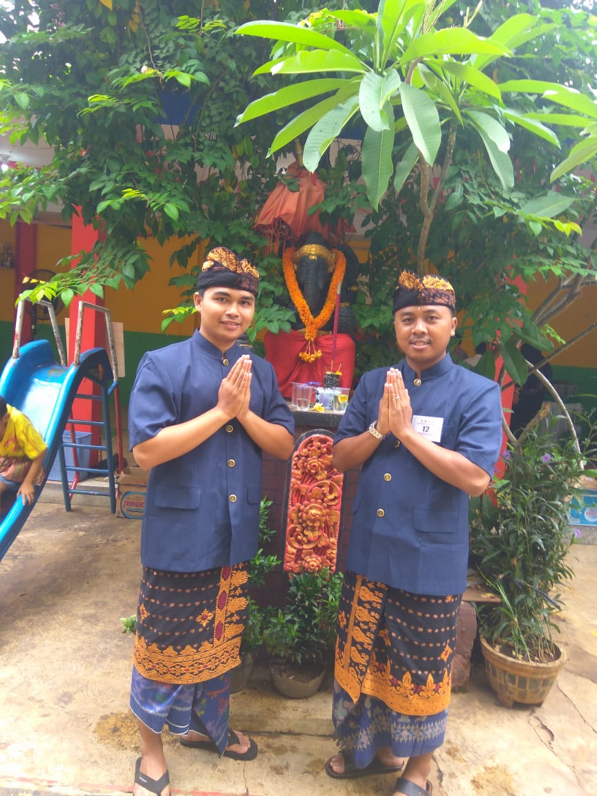 Juara Lomba Utsawa Dharma Gita 2019, Dosen IIB Darmajaya Wakili Lampung di Tingkat Nasional Juara Lomba Utsawa Dharma Gita 2019, Dosen IIB Darmajaya Wakili Lampung di Tingkat Nasional
