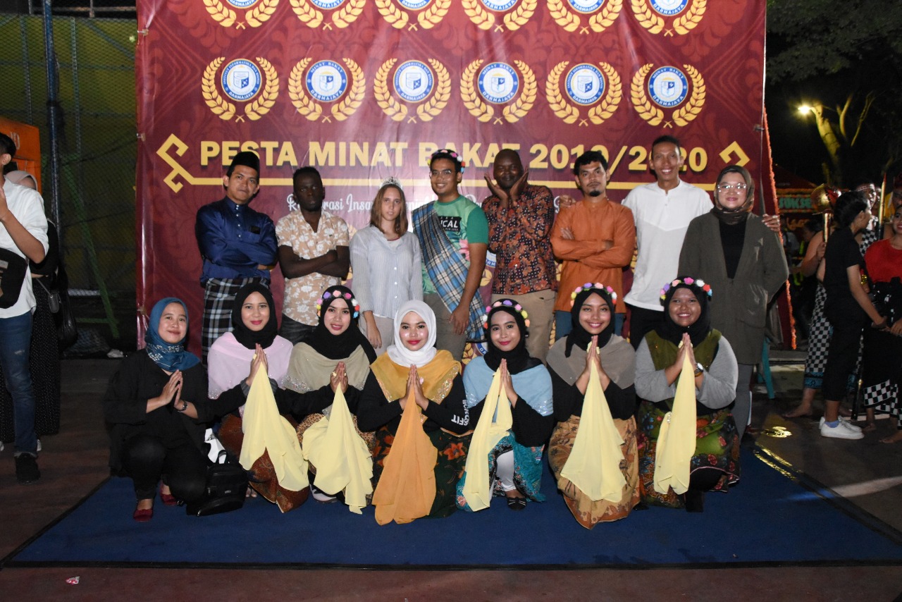 Pesta Minat Bakat Tampilkan Tarian, Mahasiswa Asing Darmajaya Suka Pertunjukannya Pesta Minat Bakat Tampilkan Tarian, Mahasiswa Asing Darmajaya Suka Pertunjukannya