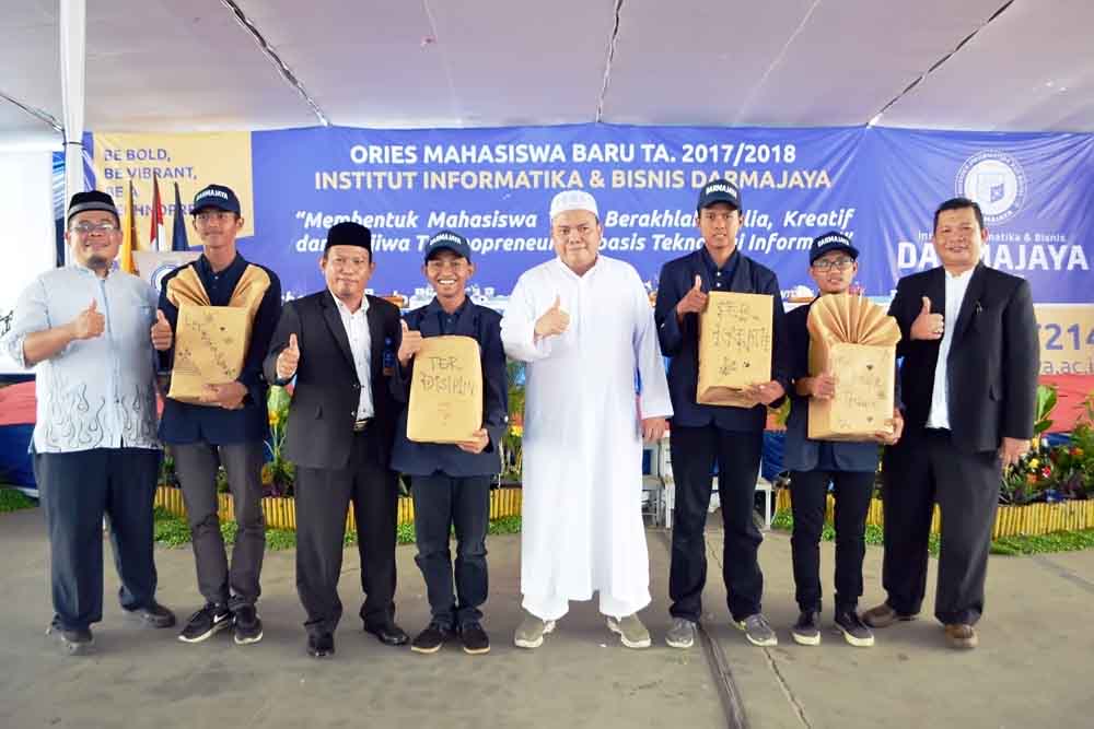 Penutupan Ories 2017, Mahasiswa Baru Darmajaya Peduli Rohingya Penutupan Ories 2017, Mahasiswa Baru Darmajaya Peduli Rohingya