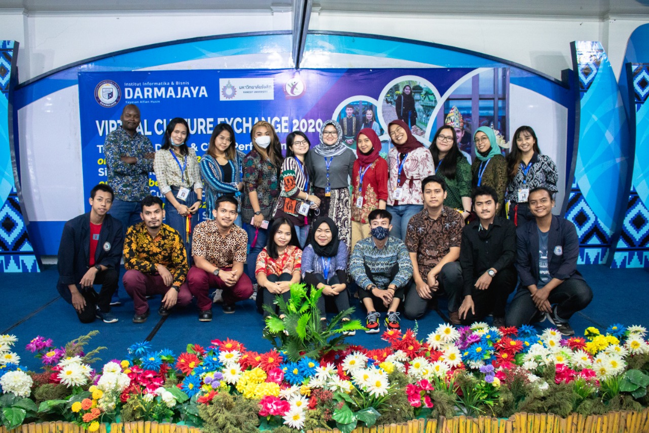 Virtual Culture Exchange IIB Darmajaya Ditutup dengan Pengenalan Bahasa Virtual Culture Exchange IIB Darmajaya Ditutup dengan Pengenalan Bahasa