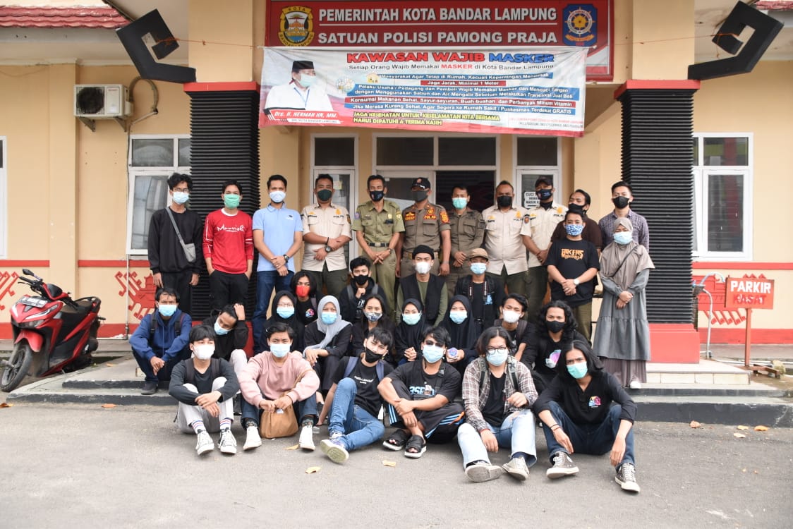 Mahasiswa Prodi DKV Darmajaya Peduli Lingkungan Mahasiswa Prodi DKV Darmajaya Peduli Lingkungan