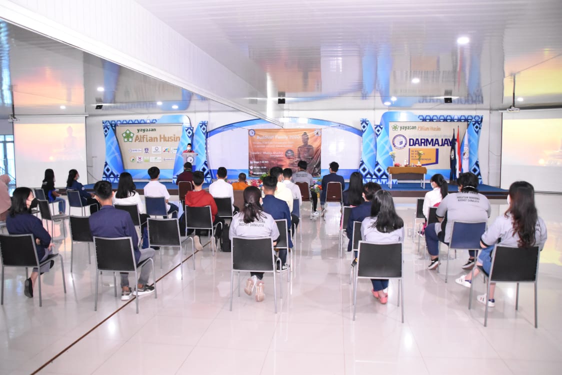 Jalin Keakraban, UKM Buddha Institut Swasta Terbaik di Indonesia Gelar Budhist Family Jalin Keakraban, UKM Buddha Institut Swasta Terbaik di Indonesia Gelar Budhist Family