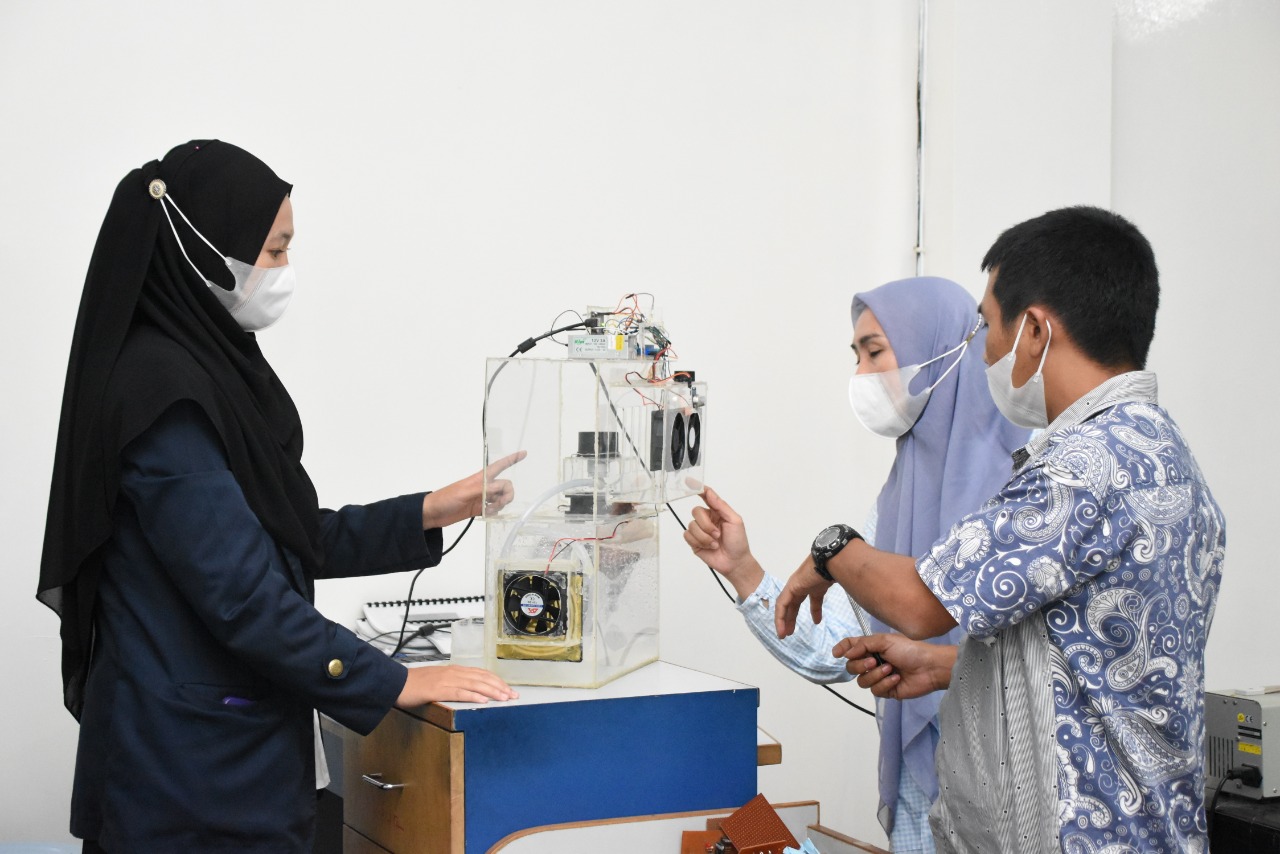 Mahasiswi Kampus Terbaik di Lampung Ciptakan Sistem Filterisasi Asap Rokok Otomatis, Begini Fungsinya Mahasiswi Kampus Terbaik di Lampung Ciptakan Sistem Filterisasi Asap Rokok Otomatis, Begini Fungsinya