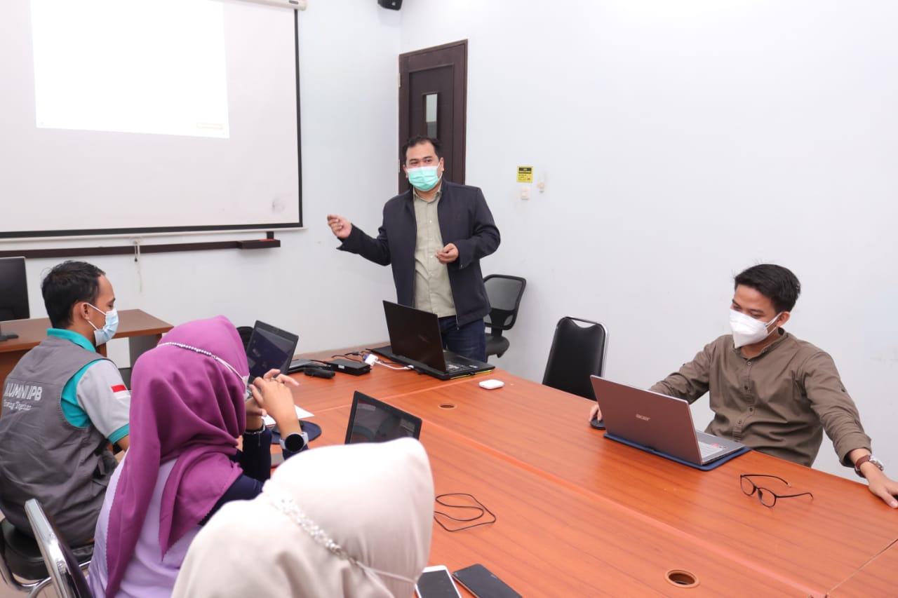 Prodi Bisnis Digital Darmajaya Latih Alumni IPB Lampung Digital Marketing Prodi Bisnis Digital Darmajaya Latih Alumni IPB Lampung Digital Marketing