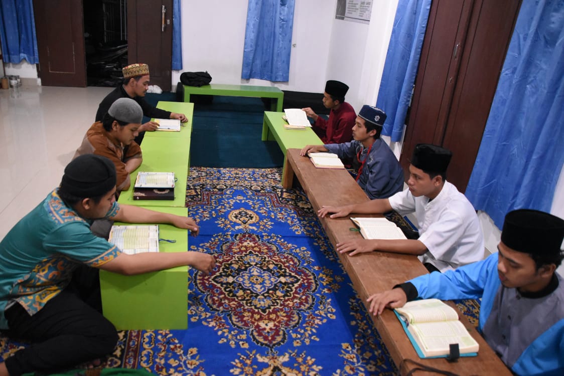 Yuk, Lihat Aktivitas Para Penghafal Al-Quran Mahasiswa Kampus Terbaik Darmajaya Yuk, Lihat Aktivitas Para Penghafal Al-Quran Mahasiswa Kampus Terbaik Darmajaya