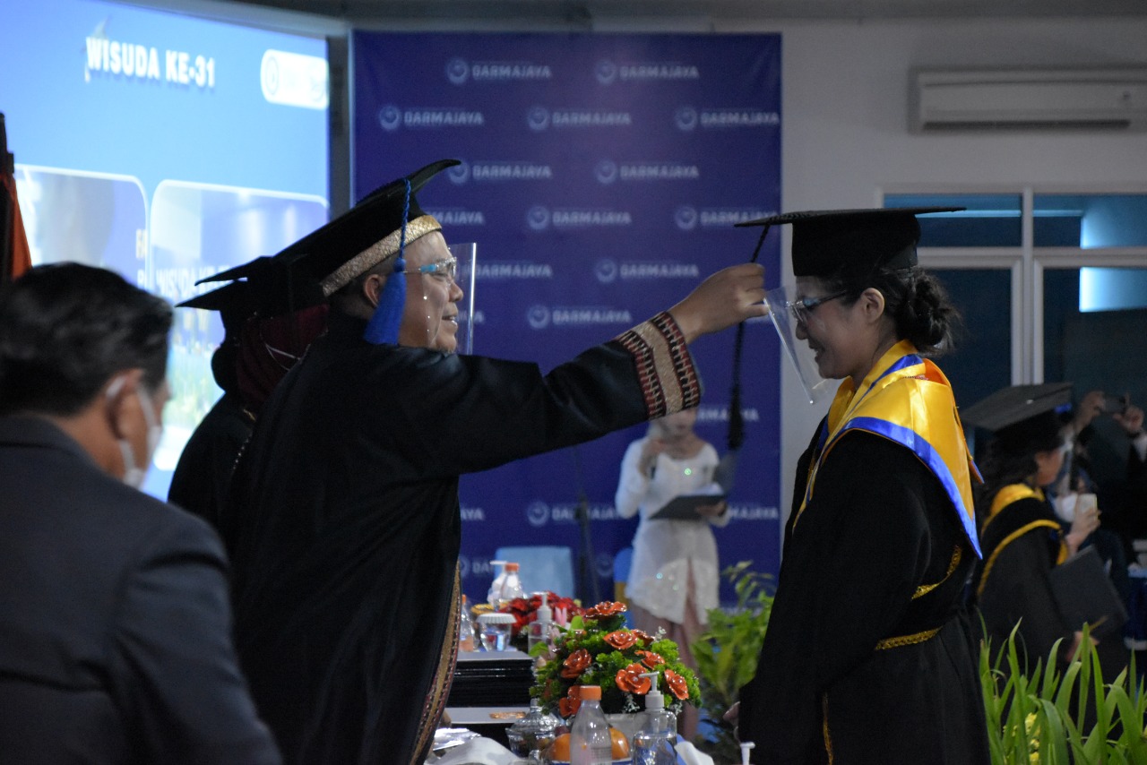 Wisuda Ke-31, PTS Terbaik di Lampung IIB Darmajaya Mewisuda 342 Lulusan Wisuda Ke-31, PTS Terbaik di Lampung IIB Darmajaya Mewisuda 342 Lulusan