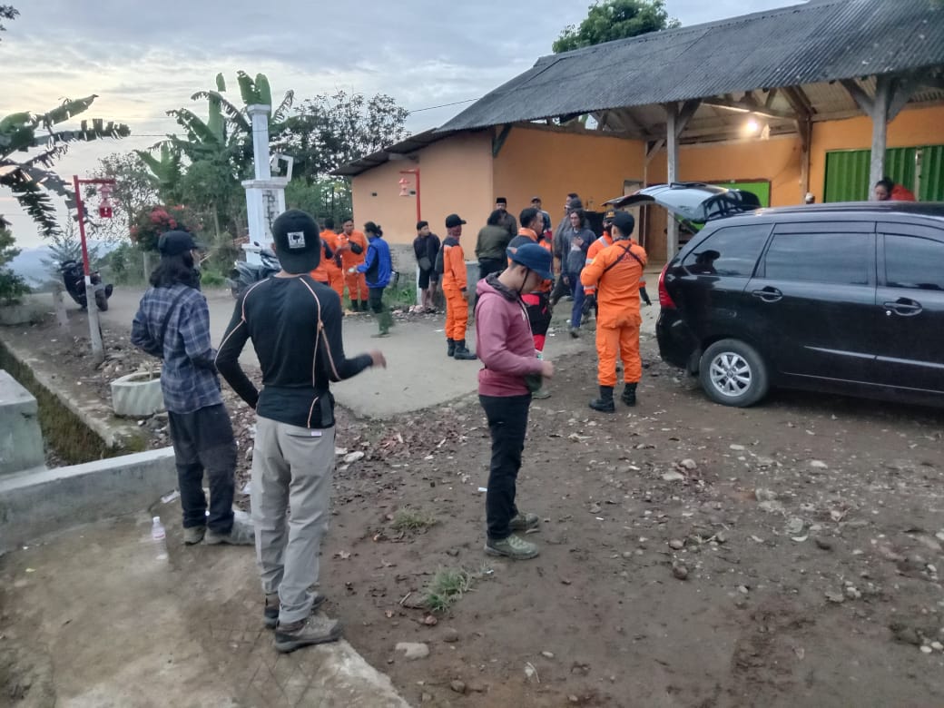 Tujuh Mahasiswa PTS Terbaik se-Sumbagsel ini Turut Serta Cari Pendaki Hilang di Gunung Tanggamus Tujuh Mahasiswa PTS Terbaik se-Sumbagsel ini Turut Serta Cari Pendaki Hilang di Gunung Tanggamus