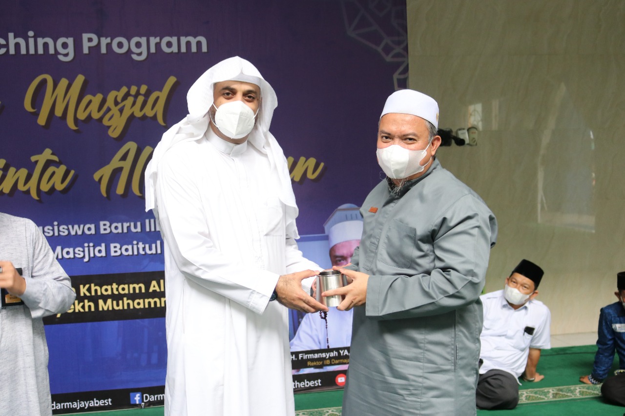 Launching Cinta Masjid dan Cinta Al-Qur’an, Civitas Academica IIB Darmajaya Dengarkan Tausiyah Syech Muhammad Jaber Launching Cinta Masjid dan Cinta Al-Qur’an, Civitas Academica IIB Darmajaya Dengarkan Tausiyah Syech Muhammad Jaber
