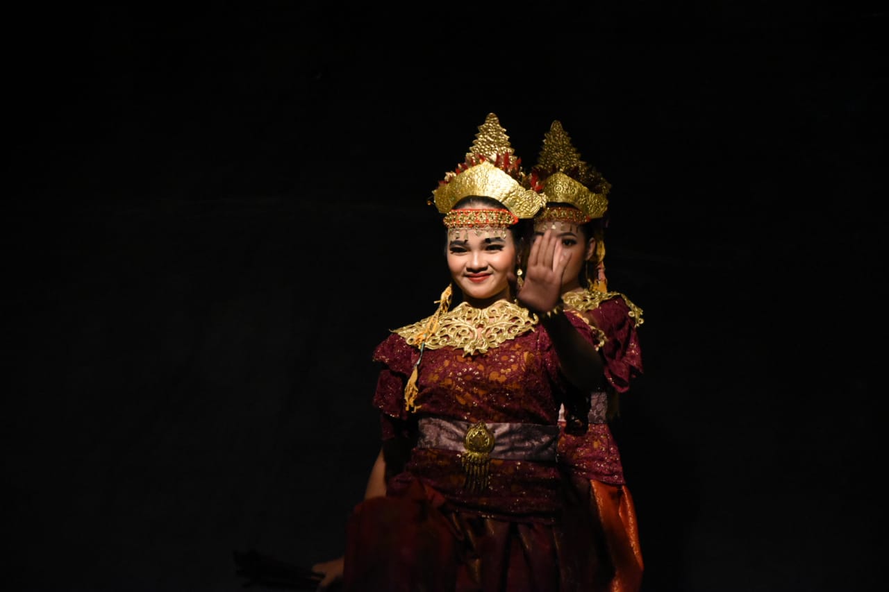 Tari, Sajak Hingga Monolog Meriahkan AABUNG UKMBS Kombir IIB Darmajaya Tari, Sajak Hingga Monolog Meriahkan AABUNG UKMBS Kombir IIB Darmajaya
