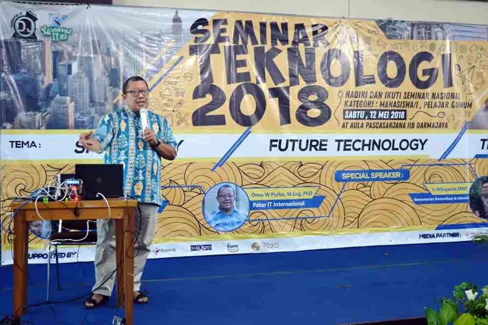 Seminar Teknologi Darmajaya, Ajak Generasi Muda Kuasai Digital Seminar Teknologi Darmajaya, Ajak Generasi Muda Kuasai Digital