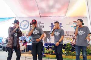 MENGINTIP KESERUAN KOMUNITAS BEATBOX IBI DARMAJAYA MENGINTIP KESERUAN KOMUNITAS BEATBOX IBI DARMAJAYA