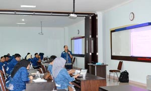 TINGKATKAN KUALITAS SDM, IBI DARMAJAYA GELAR PELATIHAN TQM TINGKATKAN KUALITAS SDM, IBI DARMAJAYA GELAR PELATIHAN TQM