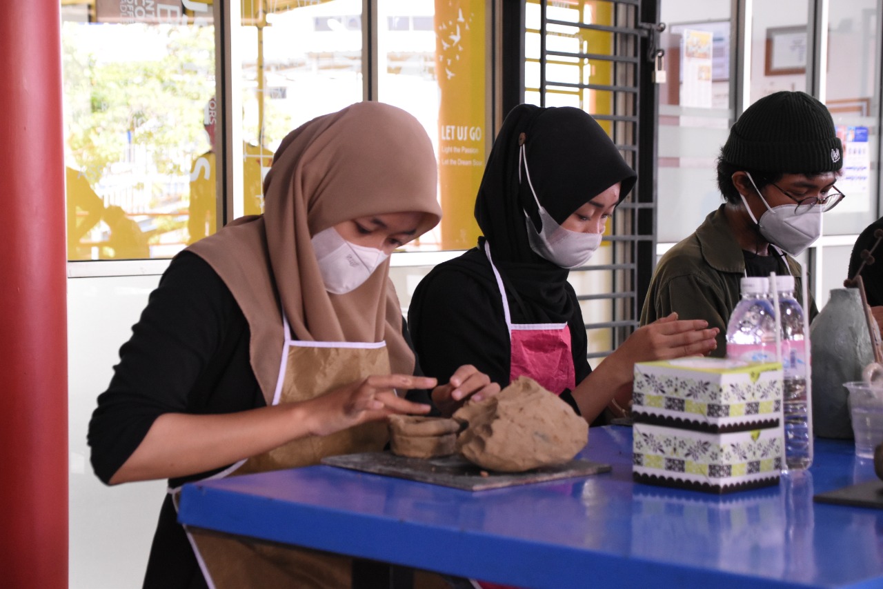 Prodi DKV PTS Terbaik di Lampung Gelar Workshop dalam Dialogue Art Exhibition Prodi DKV PTS Terbaik di Lampung Gelar Workshop dalam Dialogue Art Exhibition