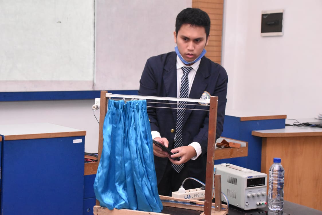Mahasiswa Kampus Terbaik ini Ciptakan Alat Kelembapan Ruangan dan Kontrol Gorden Jendela Mahasiswa Kampus Terbaik ini Ciptakan Alat Kelembapan Ruangan dan Kontrol Gorden Jendela