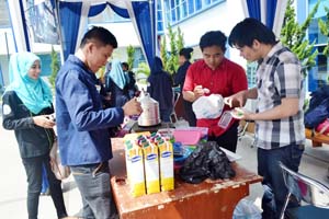 LATIH JIWA WIRAUSAHA, HIMA AK IBI DARMAJAYA GELAR BAZAR LATIH JIWA WIRAUSAHA, HIMA AK IBI DARMAJAYA GELAR BAZAR