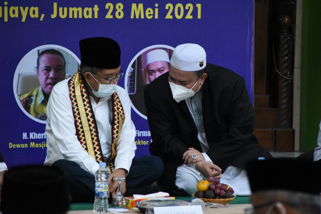 Mantan Wapres RI Jusuf Kalla Lantik Pengurus Wilayah DMI Lampung, Rektor IIB Darmajaya Masuk Anggota Majelis Pakar Mantan Wapres RI Jusuf Kalla Lantik Pengurus Wilayah DMI Lampung, Rektor IIB Darmajaya Masuk Anggota Majelis Pakar