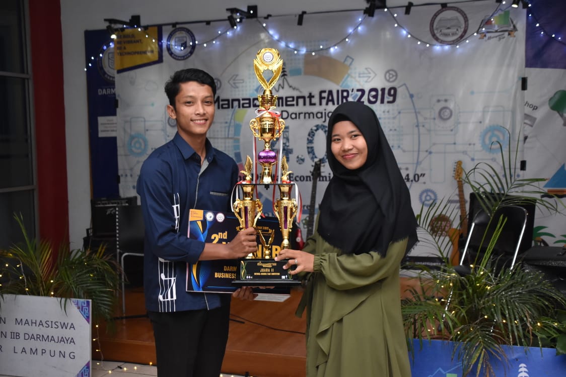 Telkom University Raih Piala Bergilir Manajemen Fair 2019 IIB Darmajaya Telkom University Raih Piala Bergilir Manajemen Fair 2019 IIB Darmajaya