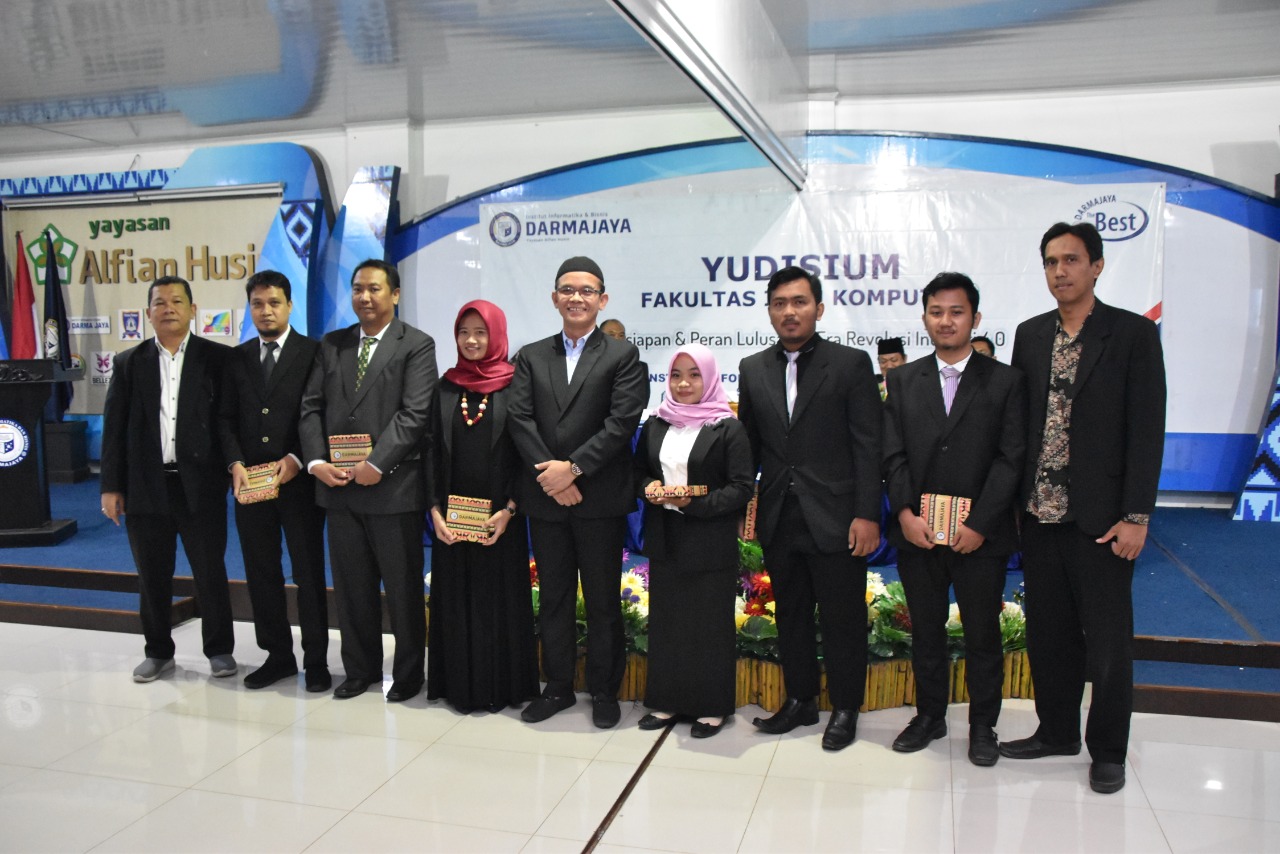 Sebanyak 225 Mahasiswa Filkom IIB Darmajaya Jalani Yudisium Hadapi Era 4.0 Sebanyak 225 Mahasiswa Filkom IIB Darmajaya Jalani Yudisium Hadapi Era 4.0