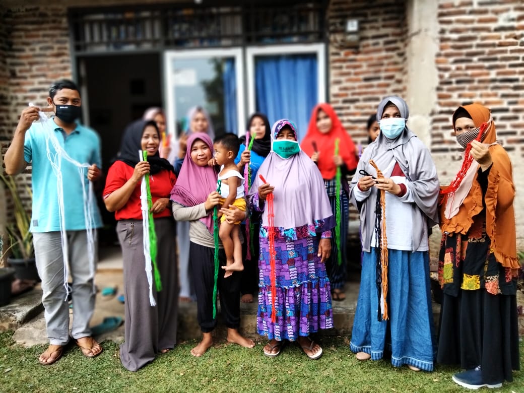 Pengabdian Masyarakat, Dosen Kampus Terbaik di Lampung Berikan Pelatihan Ibu Rumah Tangga di Desa Karanganyar Pengabdian Masyarakat, Dosen Kampus Terbaik di Lampung Berikan Pelatihan Ibu Rumah Tangga di Desa Karanganyar