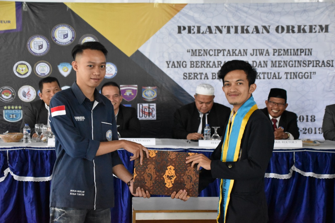 Veri Setia dan Rizky Oktara Pimpin BEM IIB Darmajaya 2018/2019 Veri Setia dan Rizky Oktara Pimpin BEM IIB Darmajaya 2018/2019