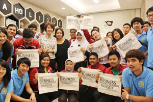 MAHASISWA DARMAJAYA JALANI STUDENT MOBILITY DI RANGSIT UNIVERSITY THAILAND MAHASISWA DARMAJAYA JALANI STUDENT MOBILITY DI RANGSIT UNIVERSITY THAILAND