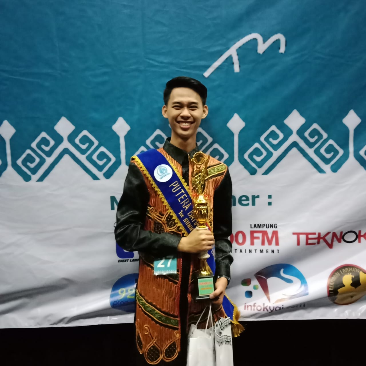Mahasiswa IIB Darmajaya Raih Runner-Up 1 Putra Bahari Lampung 2019 Mahasiswa IIB Darmajaya Raih Runner-Up 1 Putra Bahari Lampung 2019