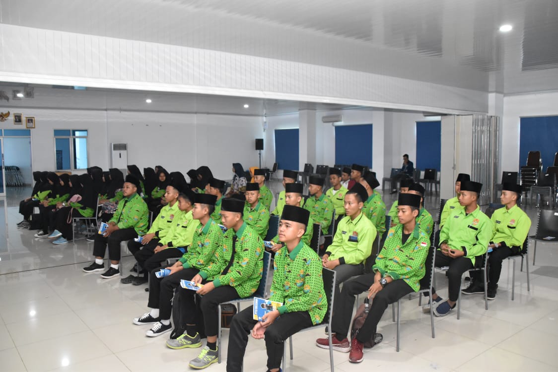 Puluhan Pelajar SMK Tri Bhakti At-Taqwa Belajar ke IIB Darmajaya Puluhan Pelajar SMK Tri Bhakti At-Taqwa Belajar ke IIB Darmajaya