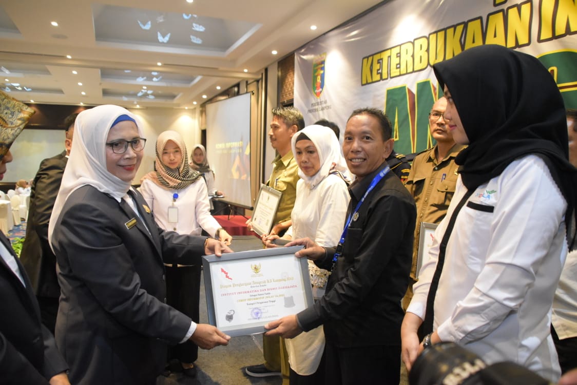 IIB Darmajaya Kembali Raih Anugerah KI Lampung 2019 IIB Darmajaya Kembali Raih Anugerah KI Lampung 2019