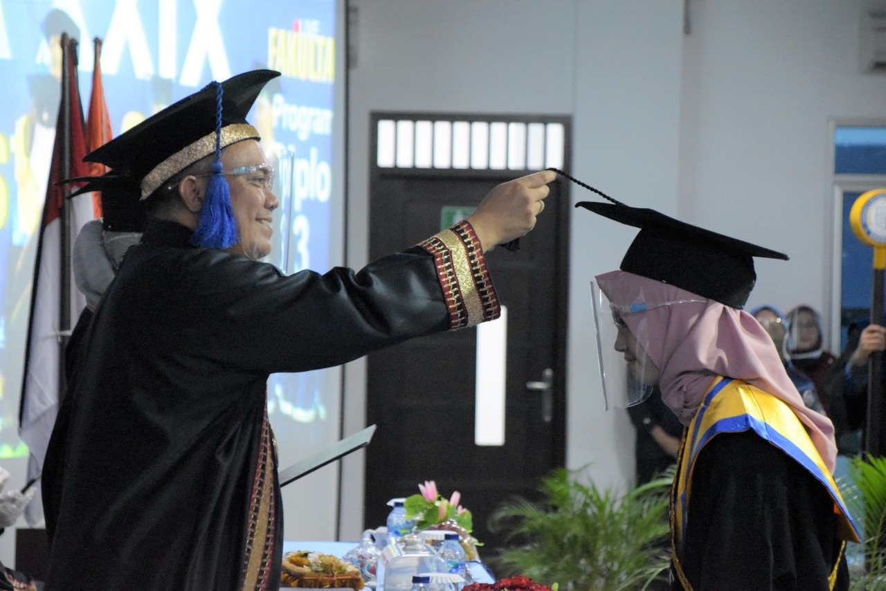 IIB Darmajaya Wisuda 334 Lulusan dengan Protokol Kesehatan Covid-19 IIB Darmajaya Wisuda 334 Lulusan dengan Protokol Kesehatan Covid-19