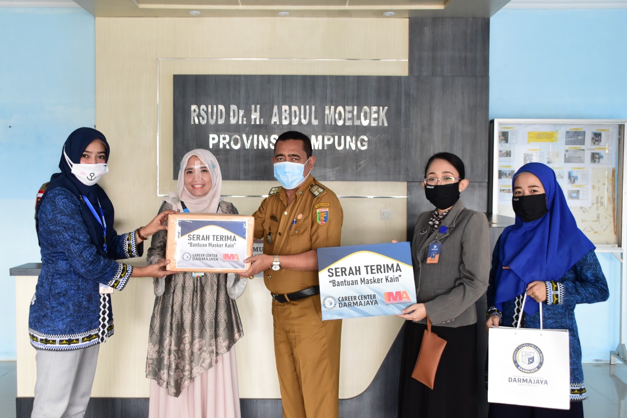 Peduli Pencegahan Covid 19, Career Center IIB Darmajaya Donasikan Masker untuk RSUDAM Lampung Peduli Pencegahan Covid 19, Career Center IIB Darmajaya Donasikan Masker untuk RSUDAM Lampung