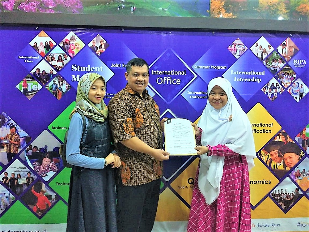 Student Exchange, 18 Mahasiswa Kampus Biru ini Siap Diberangkatkan Student Exchange, 18 Mahasiswa Kampus Biru ini Siap Diberangkatkan
