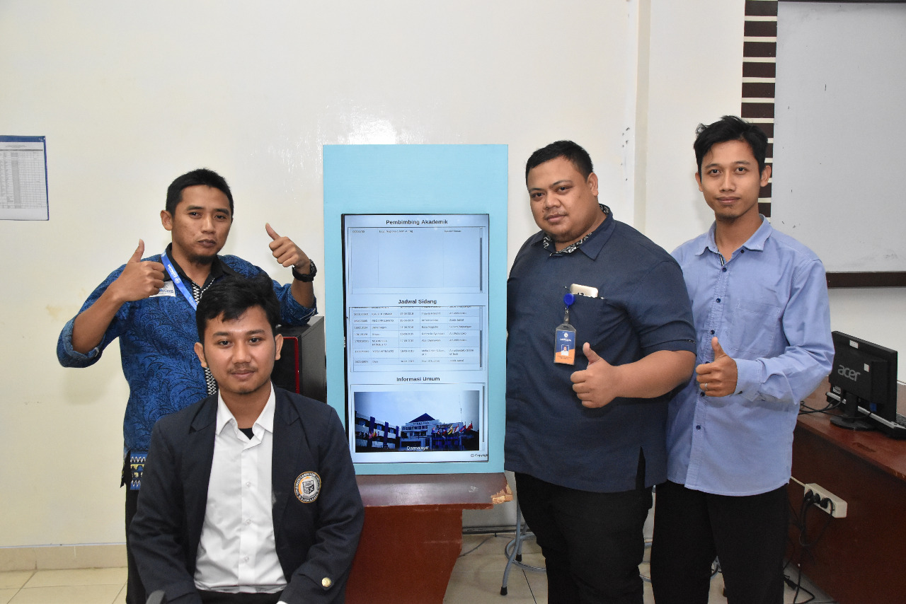 Mahasiswa IIB Darmajaya Ciptakan Papan Informasi Digital Mahasiswa IIB Darmajaya Ciptakan Papan Informasi Digital