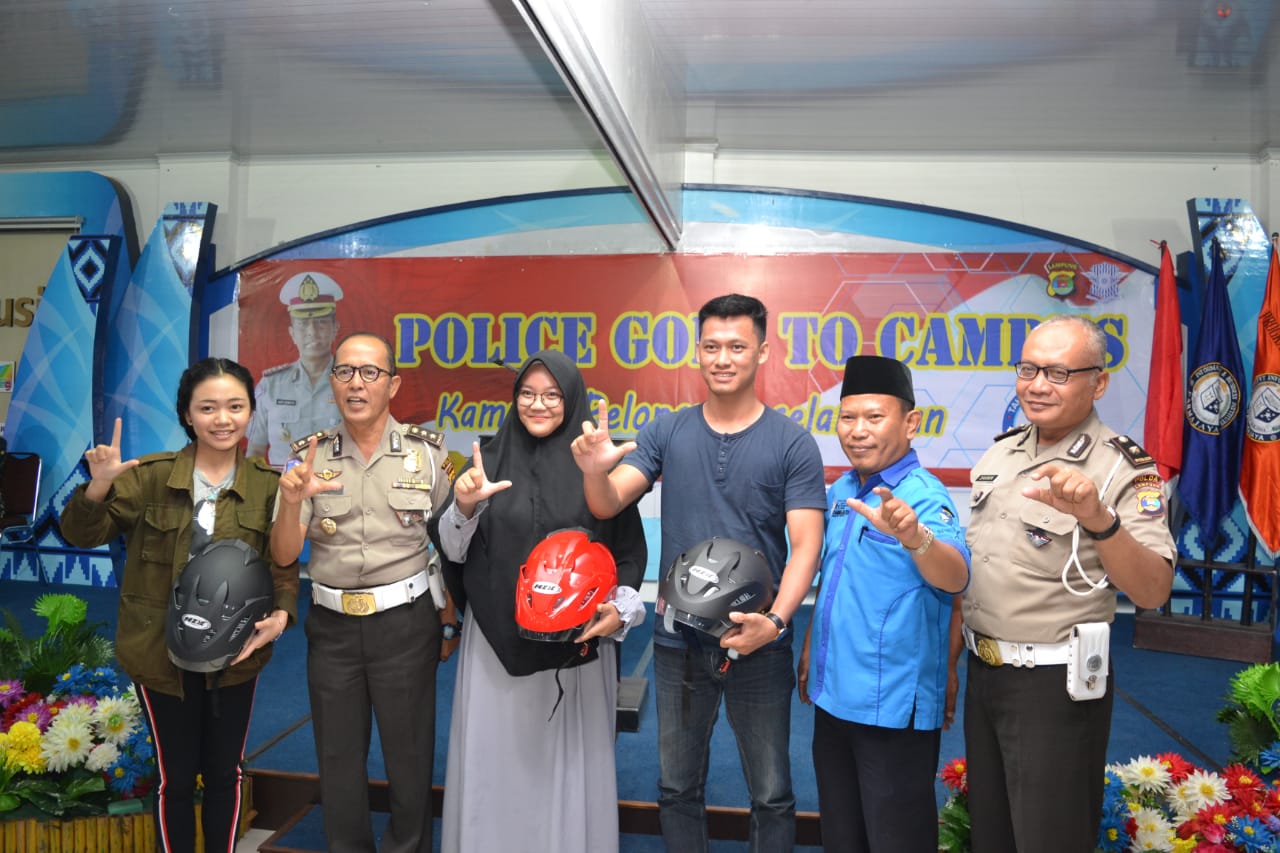 Police Goes to Campus, Ditlantas Polda Lampung Ajak Mahasiswa IIB Darmajaya Patuh Berlalulintas di Jalan Police Goes to Campus, Ditlantas Polda Lampung Ajak Mahasiswa IIB Darmajaya Patuh Berlalulintas di Jalan