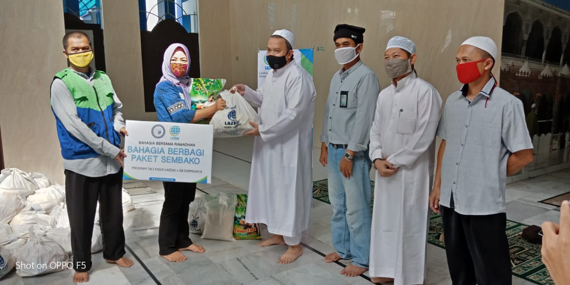 ZIS IIB Darmajaya dan LAZDAI Lampung Serahkan 50 Paket Sembako ZIS IIB Darmajaya dan LAZDAI Lampung Serahkan 50 Paket Sembako