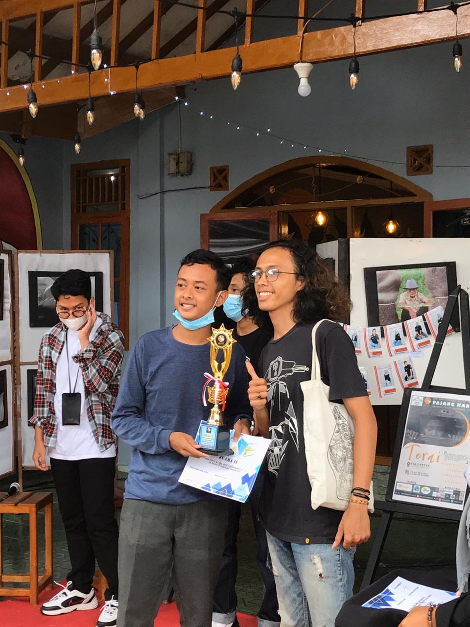 Mahasiswa Jurusan DKV ini Juara Lomba Fotografi se Bandar Lampung Mahasiswa Jurusan DKV ini Juara Lomba Fotografi se Bandar Lampung