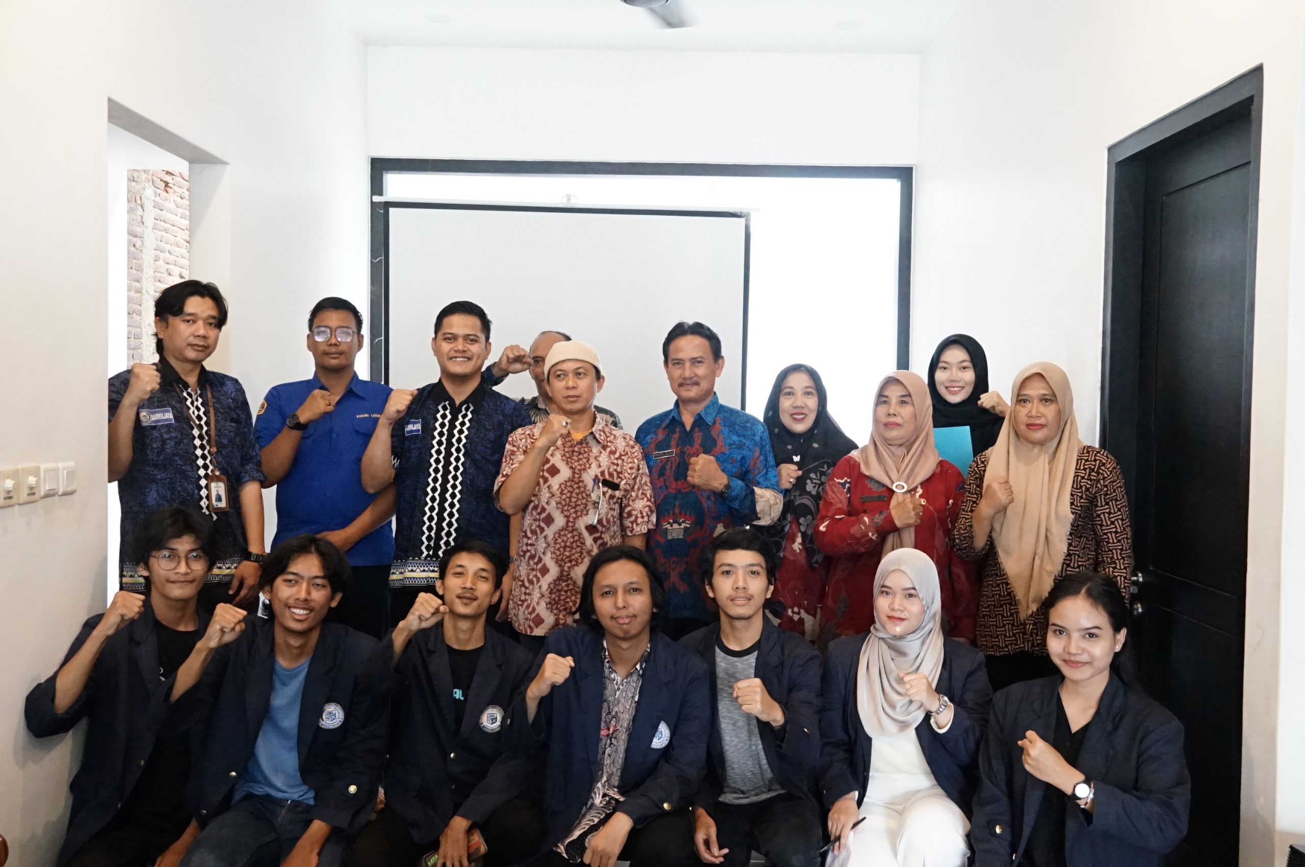 Mahasiswa IIB Darmajaya Implementasi PPK Ormawa dengan Jaring Aspirasi melalui FGD bersama Aparatur Kecamatan Kemiling Mahasiswa IIB Darmajaya Implementasi PPK Ormawa dengan Jaring Aspirasi melalui FGD bersama Aparatur Kecamatan Kemiling