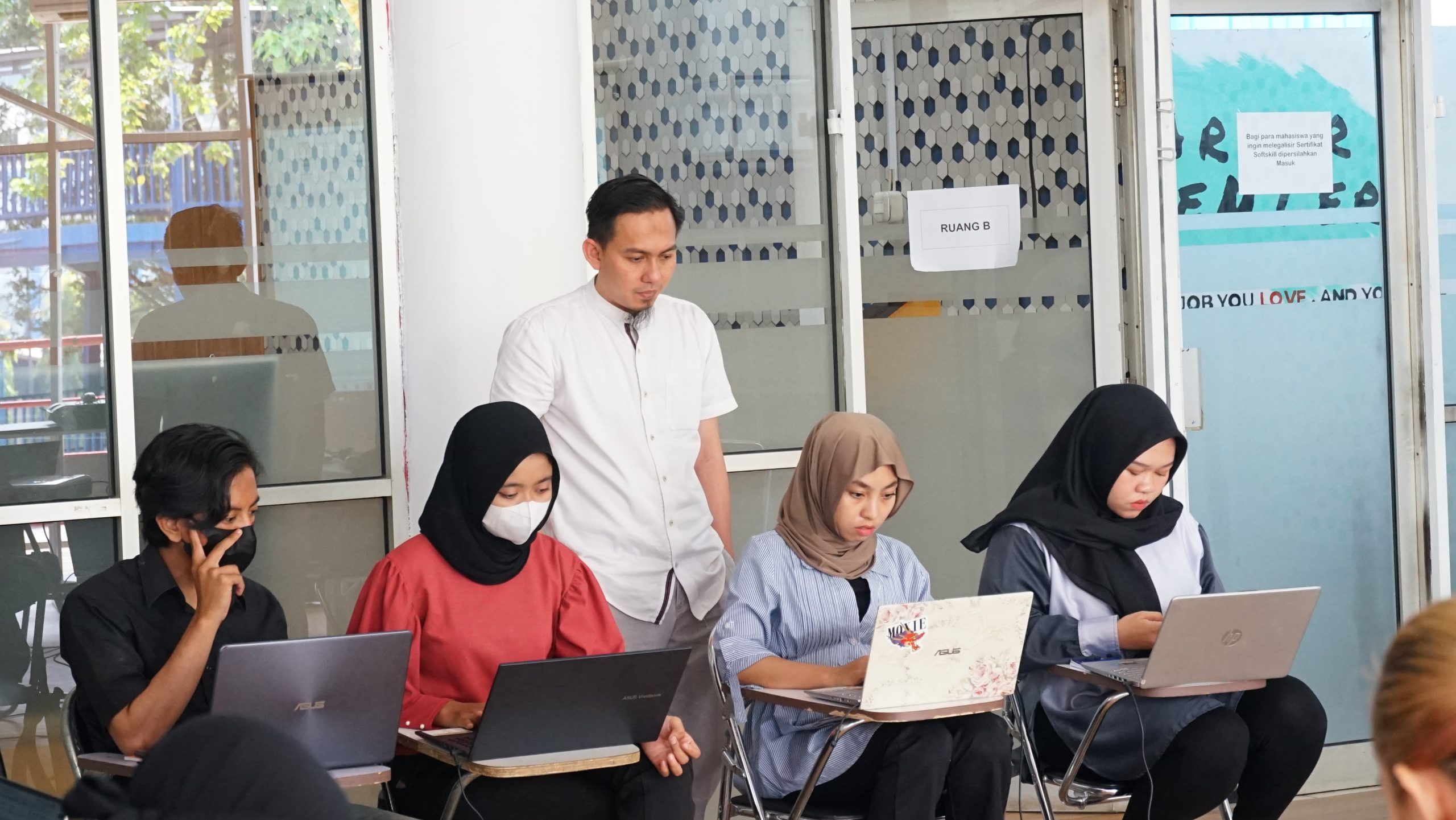 Untuk Mencapai Target Usaha, Kepala UPT ICCA IIB Darmajaya Berikan Pelatihan Tenant P2MW Untuk Mencapai Target Usaha, Kepala UPT ICCA IIB Darmajaya Berikan Pelatihan Tenant P2MW