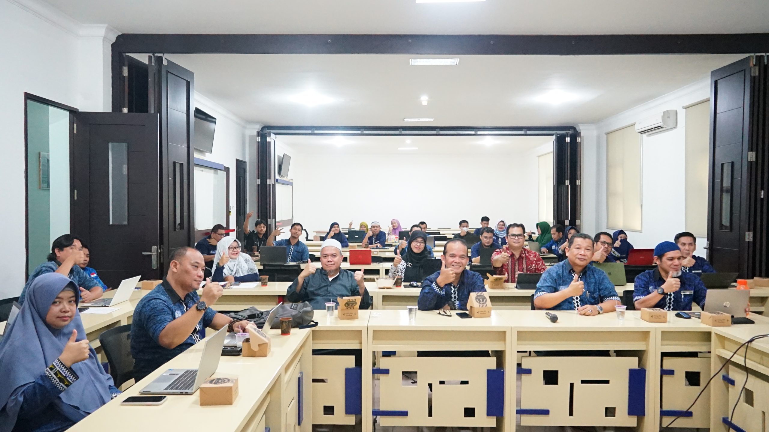 Prodi Teknik Informatika IIB Darmajaya Gelar Workshop dan Bimtek Penyusunan Asessment Matakuliah Berbasis OBE Prodi Teknik Informatika IIB Darmajaya Gelar Workshop dan Bimtek Penyusunan Asessment Matakuliah Berbasis OBE