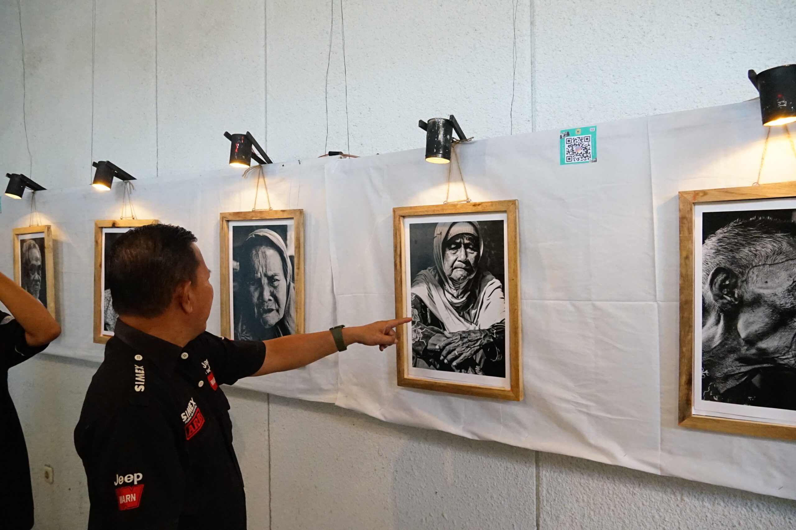 UKM DCFC Gelar Analogika Exhibition Vol 2 Puluhan Karya Anggota Dipamerkan UKM DCFC Gelar Analogika Exhibition Vol 2 Puluhan Karya Anggota Dipamerkan