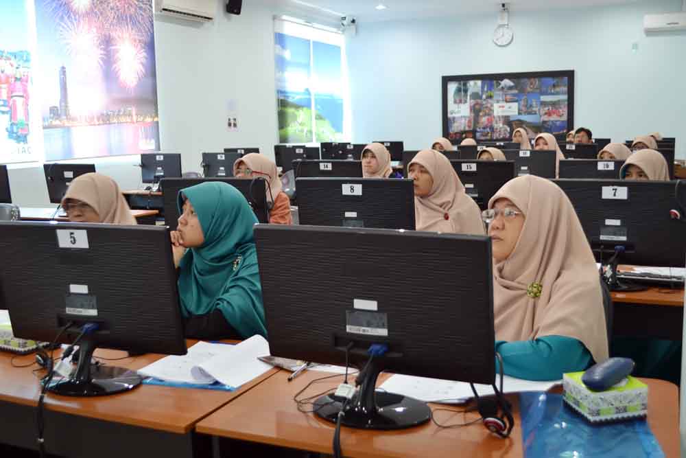 Tingkatkan Kompetensi Guru, Dosen Darmajaya Beri Pelatihan Komputer Tingkatkan Kompetensi Guru, Dosen Darmajaya Beri Pelatihan Komputer