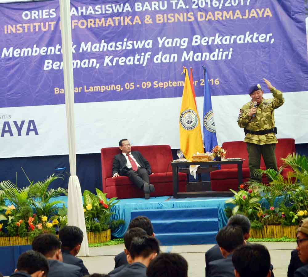 Yusuf Kohar Ajak Mahasiswa Darmajaya Cinta Tanah Air dan Bela Negara Yusuf Kohar Ajak Mahasiswa Darmajaya Cinta Tanah Air dan Bela Negara