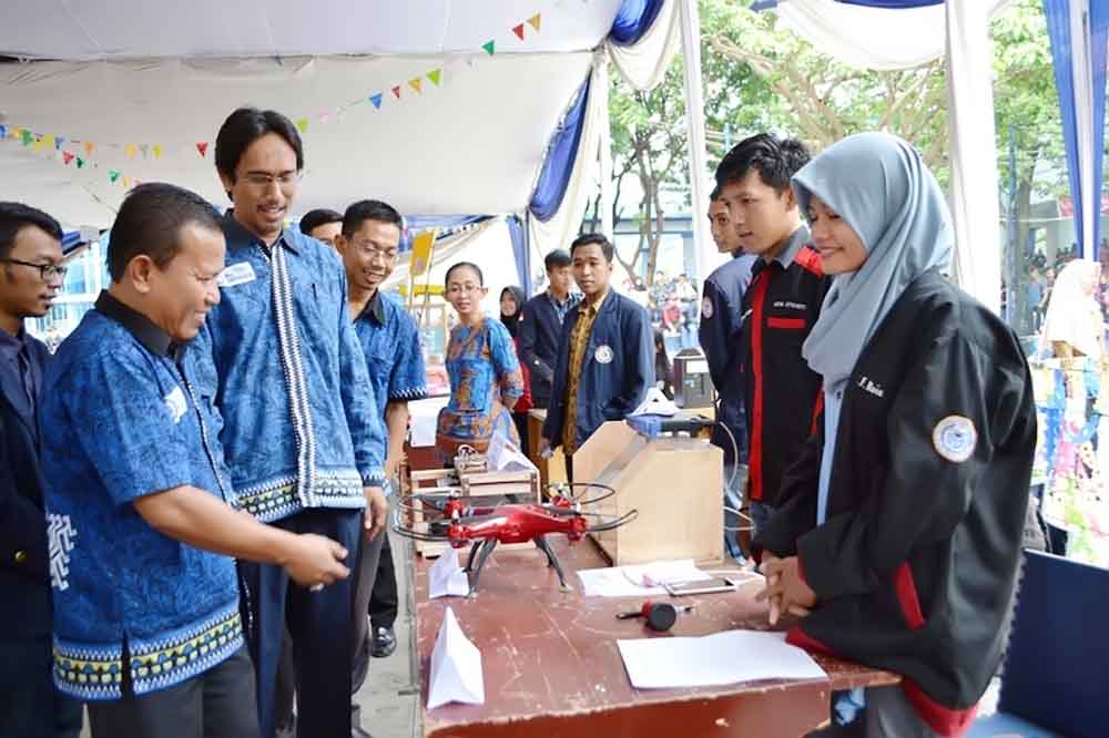 Minat Bakat Fair 2016 Mahasiswa Darmajaya Latih JiwaTechnopreneur dan Organisator Minat Bakat Fair 2016 Mahasiswa Darmajaya Latih JiwaTechnopreneur dan Organisator