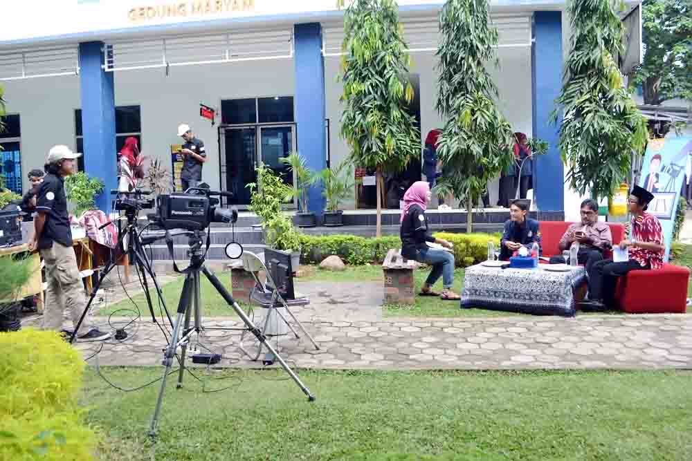 Talkshow di Kampus, Dijetv Kenalkan Broadcast Pada Mahasiswa Talkshow di Kampus, Dijetv Kenalkan Broadcast Pada Mahasiswa