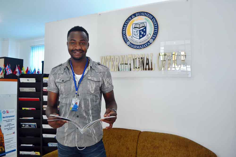 Mahasiswa Asal Nigeria Afrika Barat Magang di Darmajaya Mahasiswa Asal Nigeria Afrika Barat Magang di Darmajaya