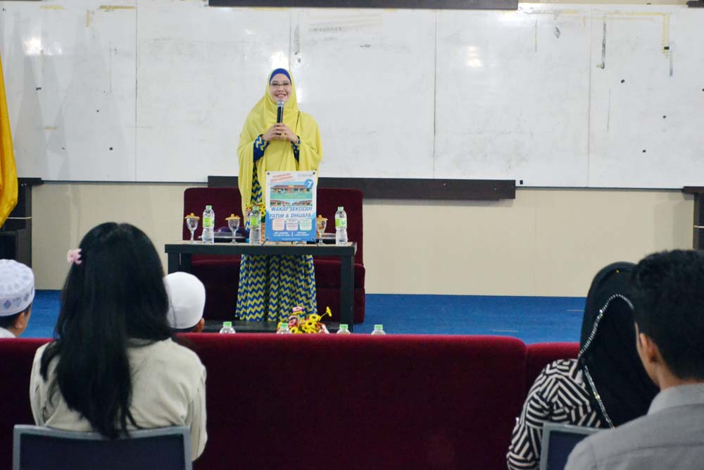 Peggy Melati Sukma Roadshow Dakwah di Darmajaya Peggy Melati Sukma Roadshow Dakwah di Darmajaya