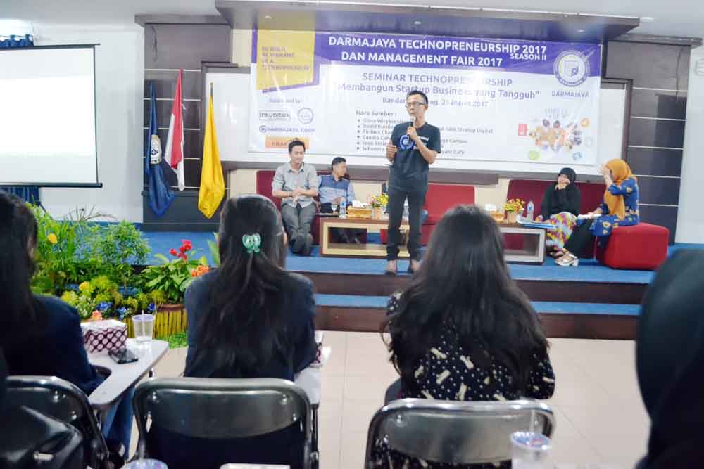 Seminar Technopreneurship Darmajaya, Membangun Starup Business Yang Tangguh Seminar Technopreneurship Darmajaya, Membangun Starup Business Yang Tangguh